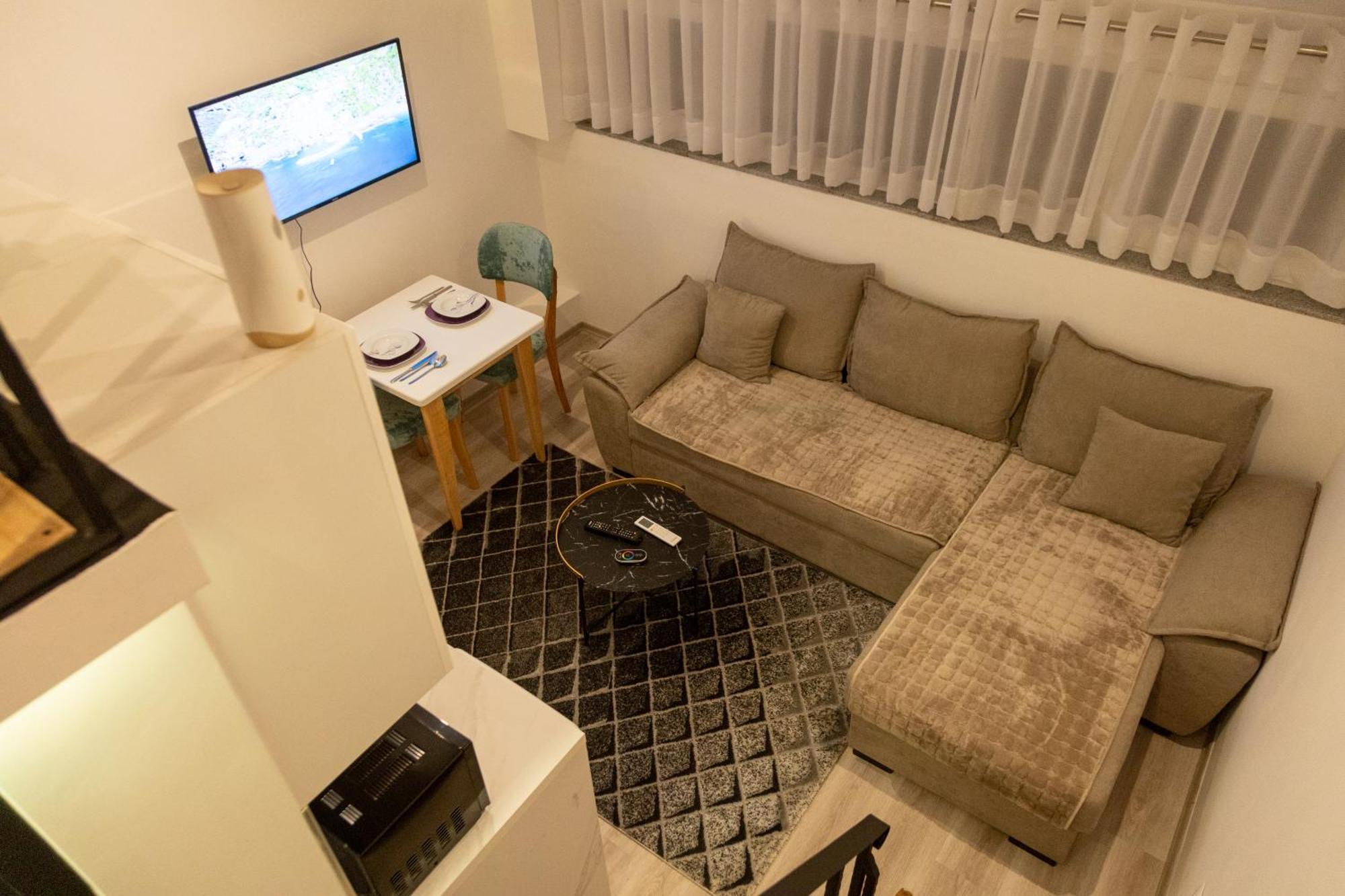 Cozy Loft-Blloku Downtown Hotel ติรานา ภายนอก รูปภาพ
