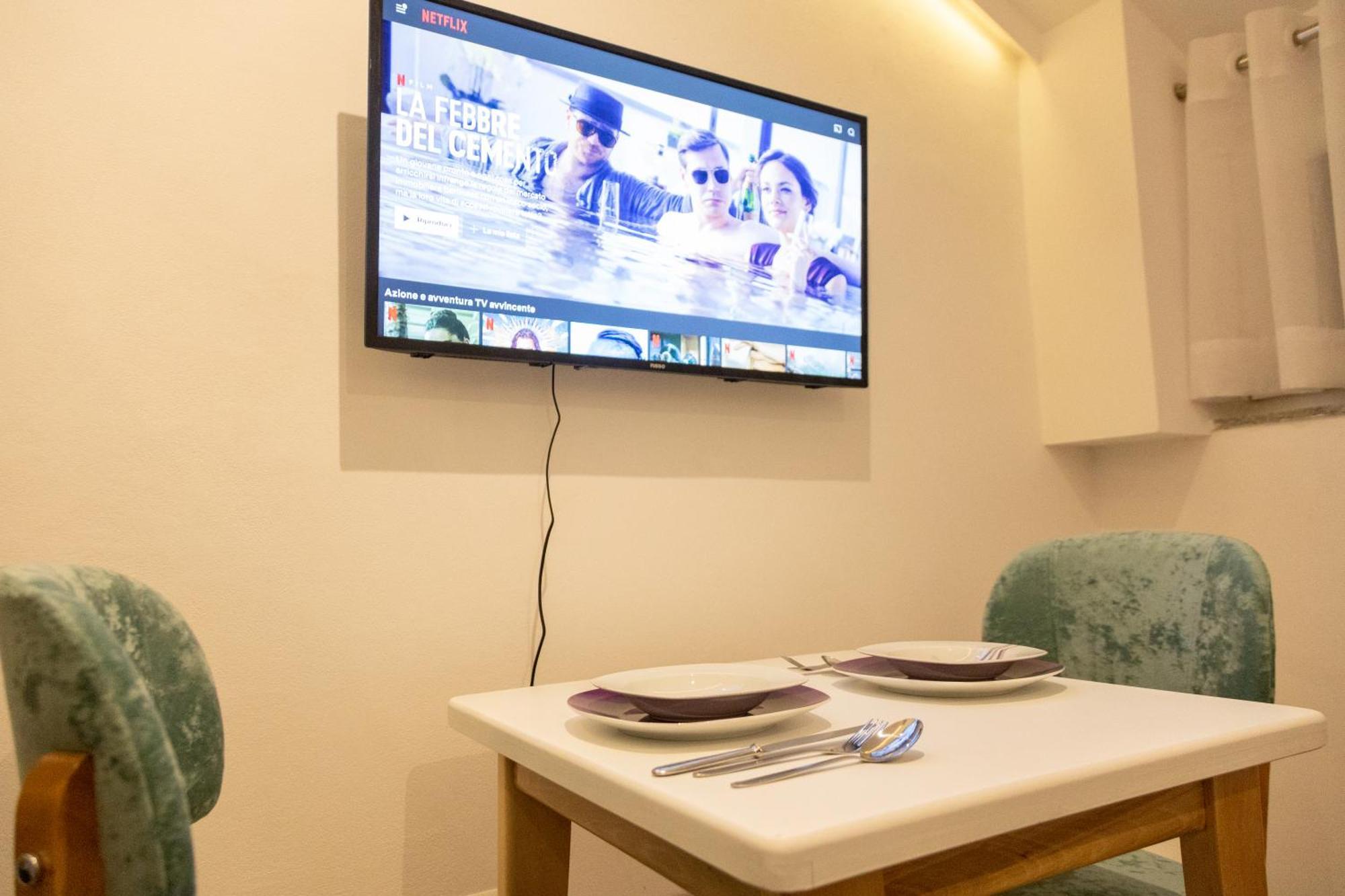 Cozy Loft-Blloku Downtown Hotel ติรานา ภายนอก รูปภาพ