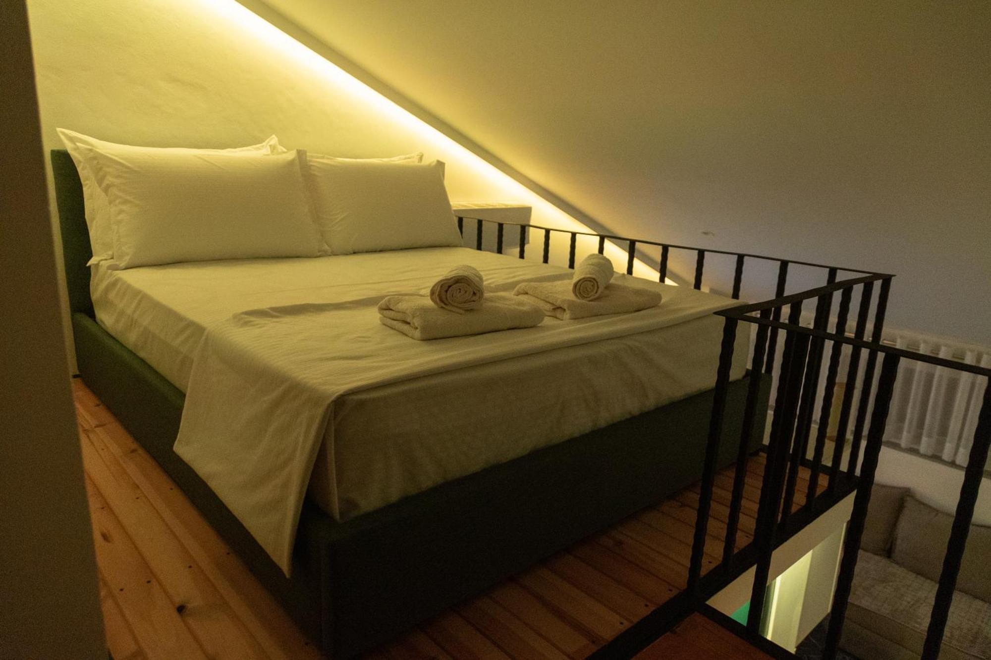 Cozy Loft-Blloku Downtown Hotel ติรานา ภายนอก รูปภาพ